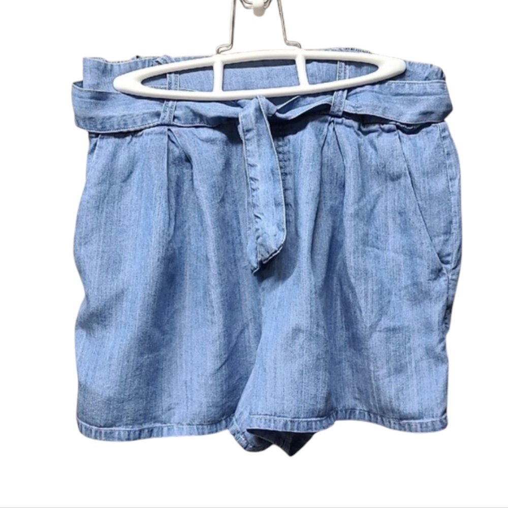 Coco+Jaimeson Blue Womens Jean Shorts with Relaxed Fit and Built in Belt Medium